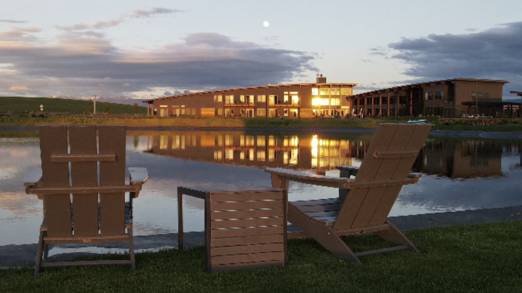 View of Eritage Resort in Walla Walla at sunset